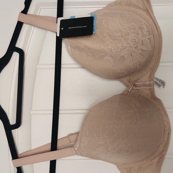 NWT Wacoal Bra Size 38C Lace Underwire Bra - Cream - Picture 2 of 6